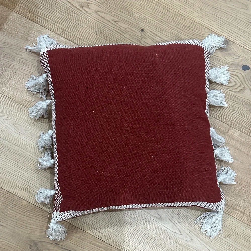 Hearth & Hand Red and Cream Pillow tassels nwt